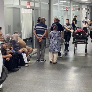 aksam yemegi sonrasi 50 isci apar topar hastaneye kaldirildi 5RzSpRRw