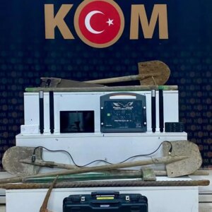 karsta define icin kazi yapan 5 supheli yakalandi CZfEe68T