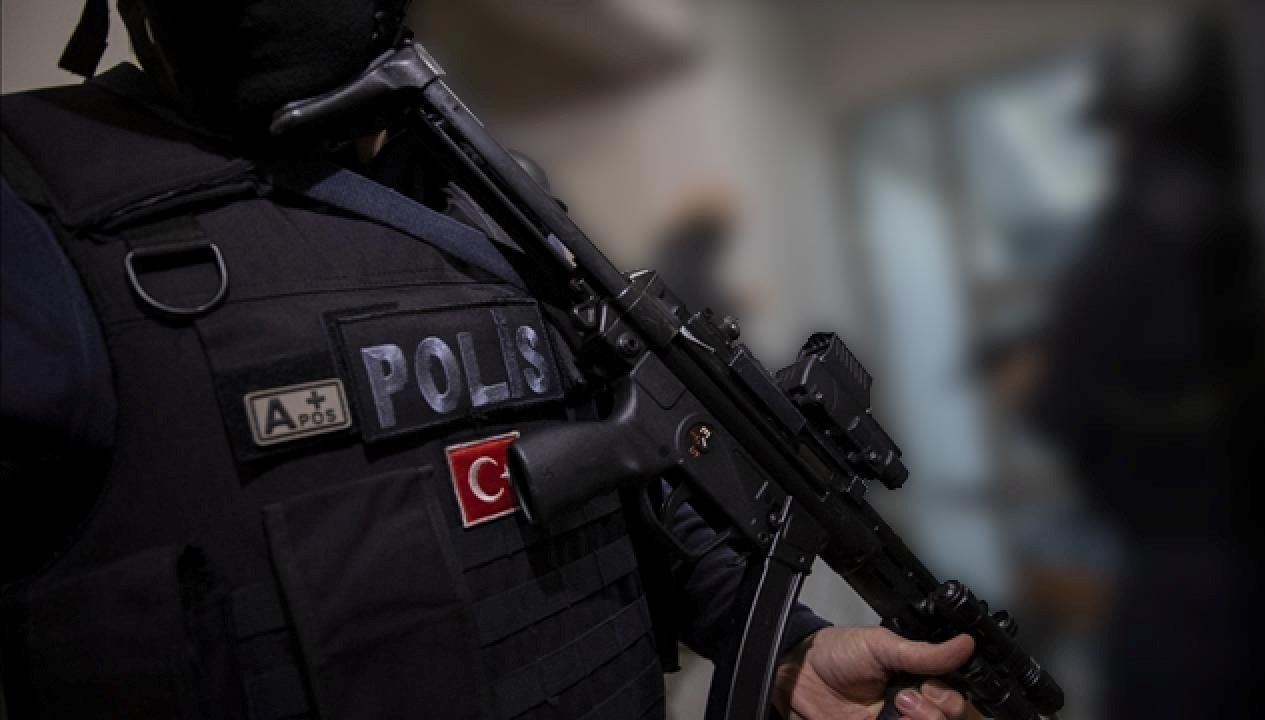 izmirde uyusturucu ve silah kacakciligi operasyonu 7 kisi tutuklandi MmXwwLD6