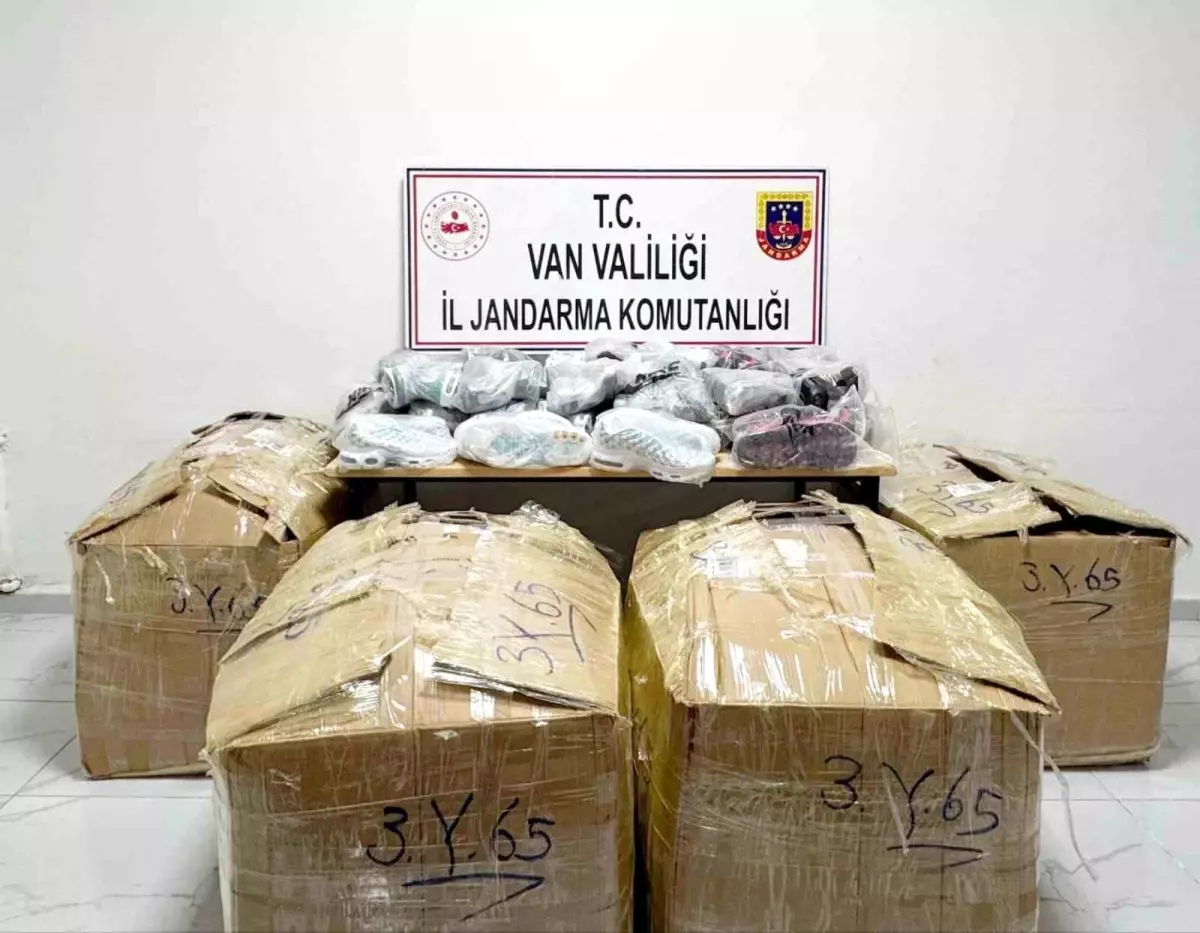 baskalede gumruk kacagi esya ele gecirildi qdlbKs8H.jpg