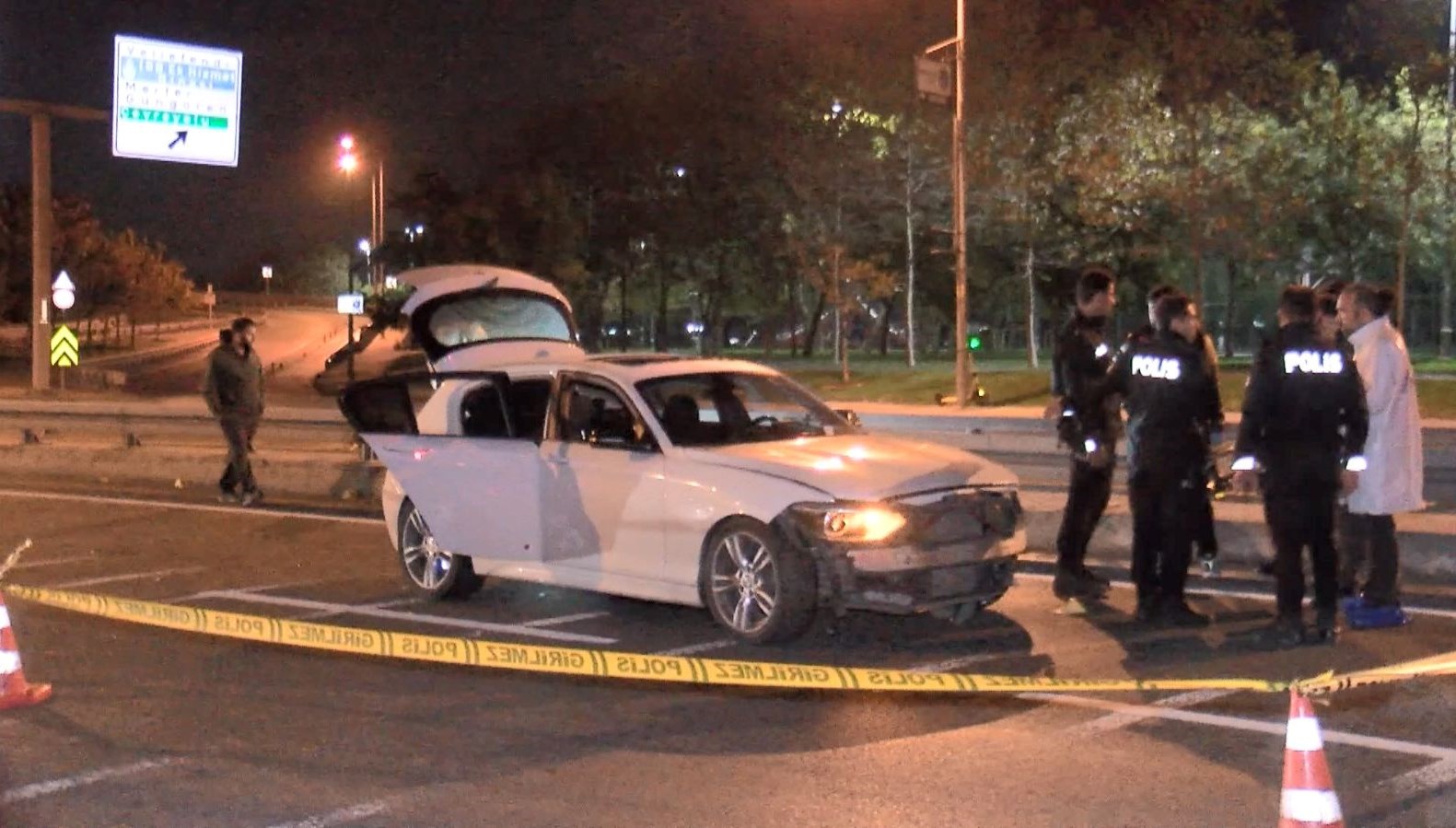 dur ihtarina uymadi 5 polis aracina carpti kovalamaca sonucu vurularak yakalandi T1NMiwxW.jpg