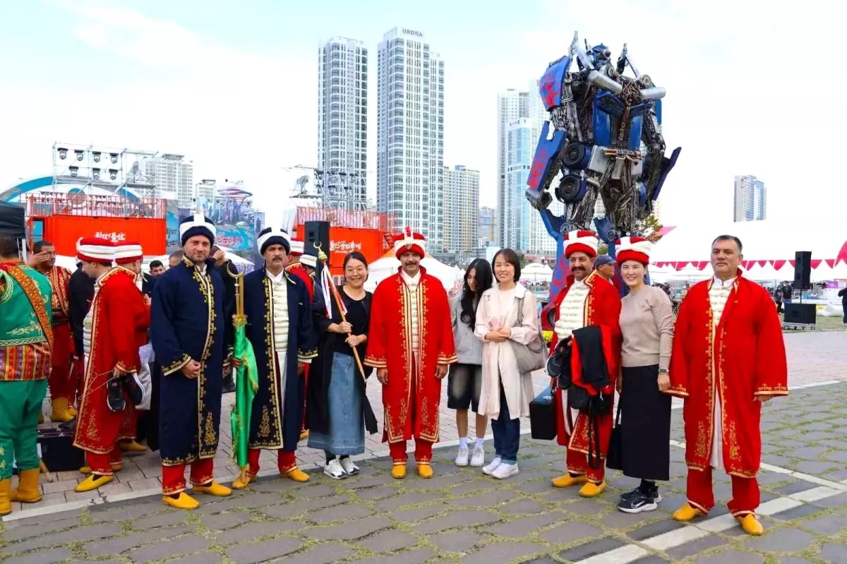 kocaeli mehter takimi guney korede cosku yaratti M2ebKvT3.jpg