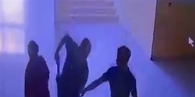 ogretmene demir sopali saldiri saldirgan tutuklandi ogretmen gorevi birakti Jd9f4YOe.jpg