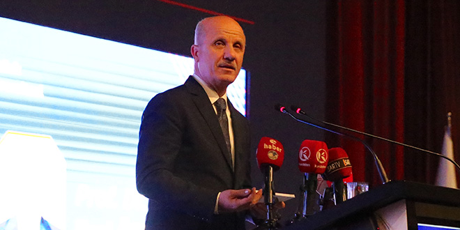 ozvar acikladi universitede dersler sadelesiyor staj suresi uzuyor xxv8hEKG.jpg