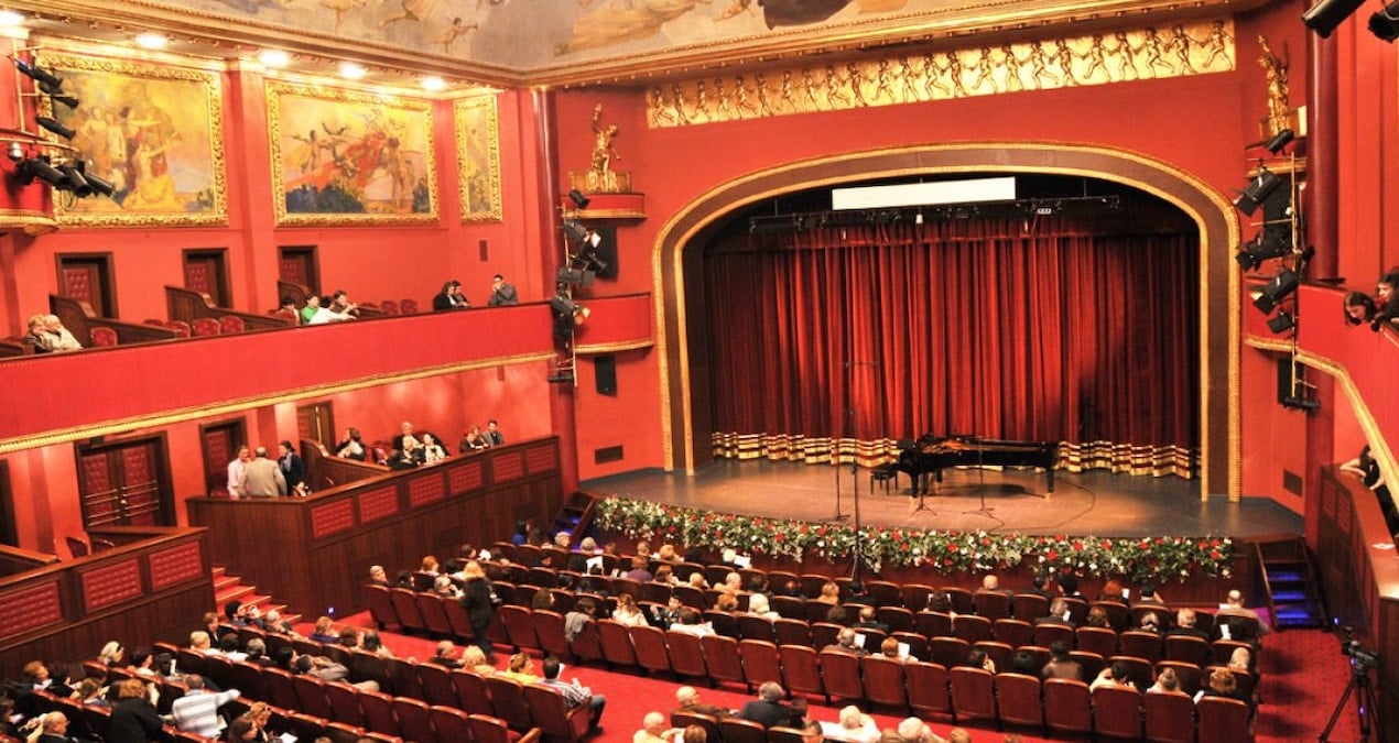 sureyya operasinda caykovski ruzgari GjAd885r