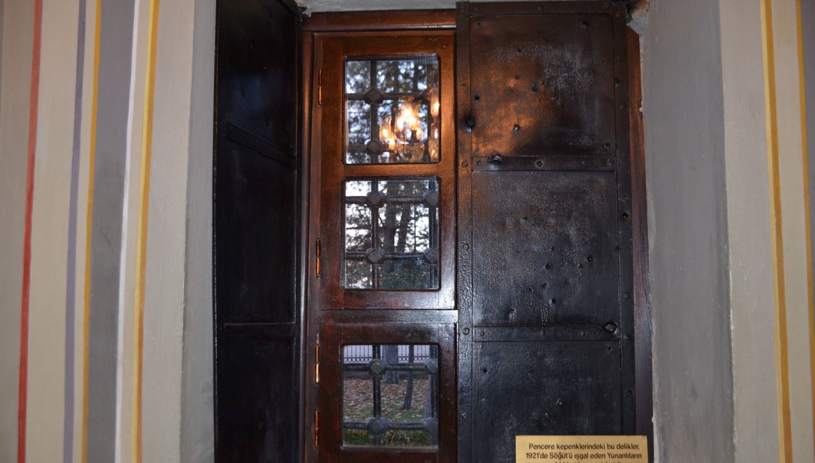 yunan isgalinin izleri hala ertugrulgazi turbesinde duruyor vcXTSUhD.jpg