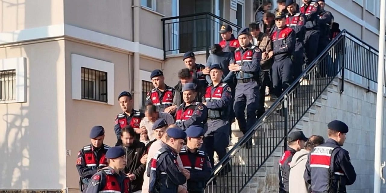 sahte borsa cetesine 7 ilde operasyon 457 milyon liralik vurgun aLvcxjFK.jpg