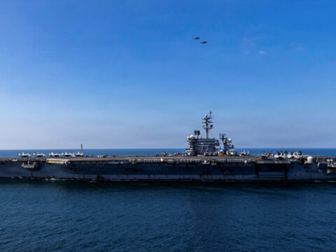 İran, ABD Uçak Gemisini Hedef Alacaklarını Açıkladı